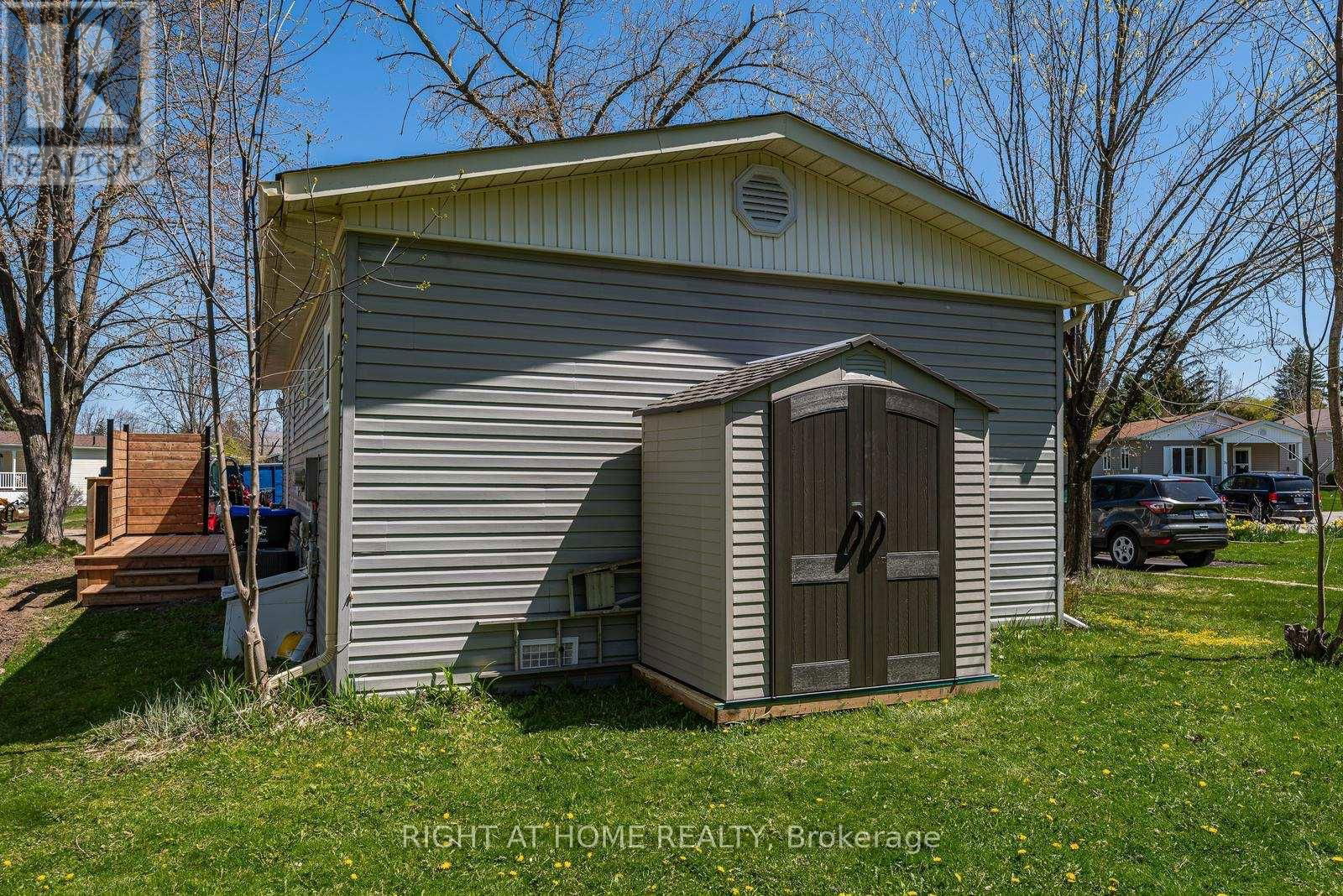 83 HAWTHORNE DRIVE Image 25