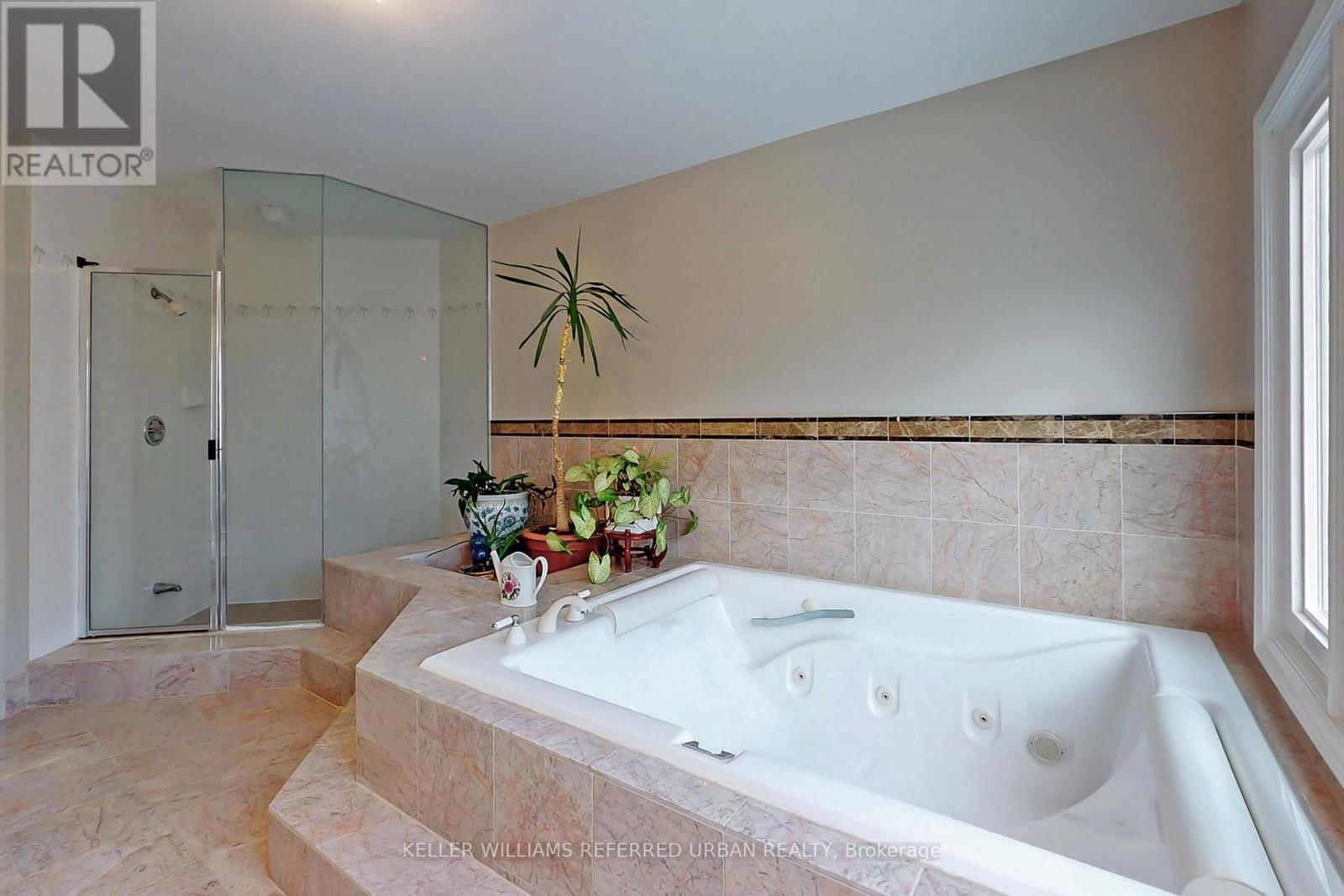 28 EDMUND CRESCENT Image 20
