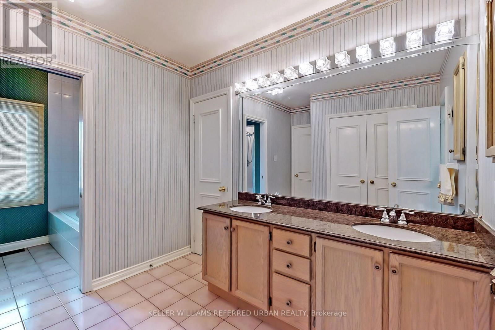 28 EDMUND CRESCENT Image 26