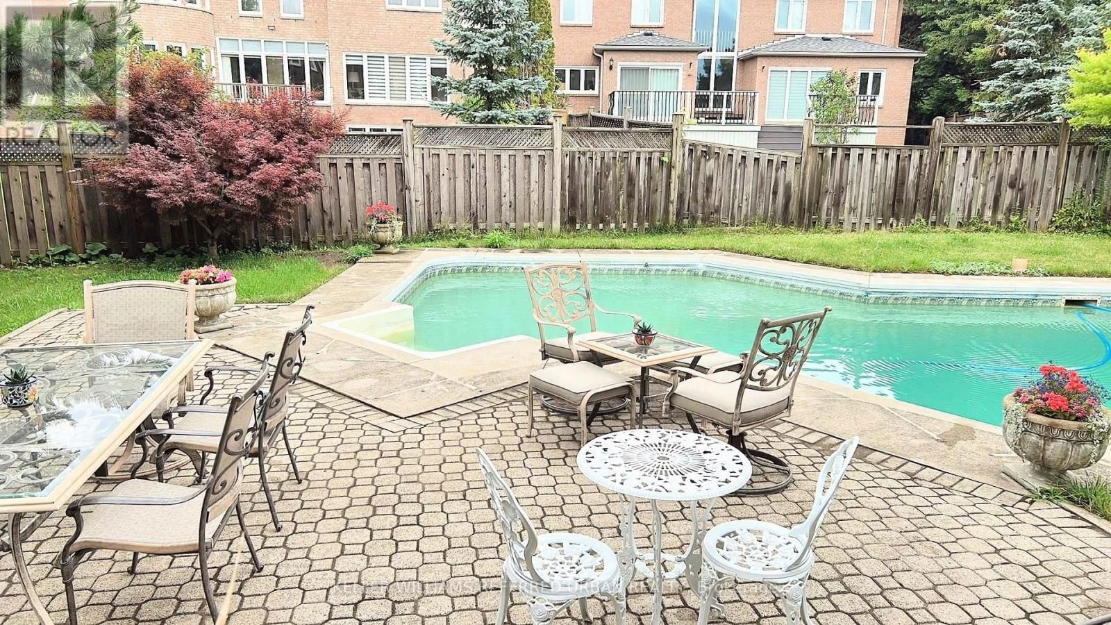 28 EDMUND CRESCENT Image 44
