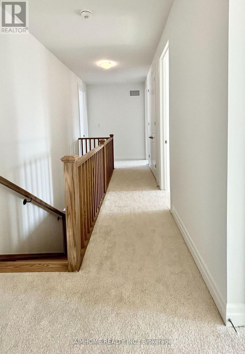 712 NEWLOVE STREET Image 11