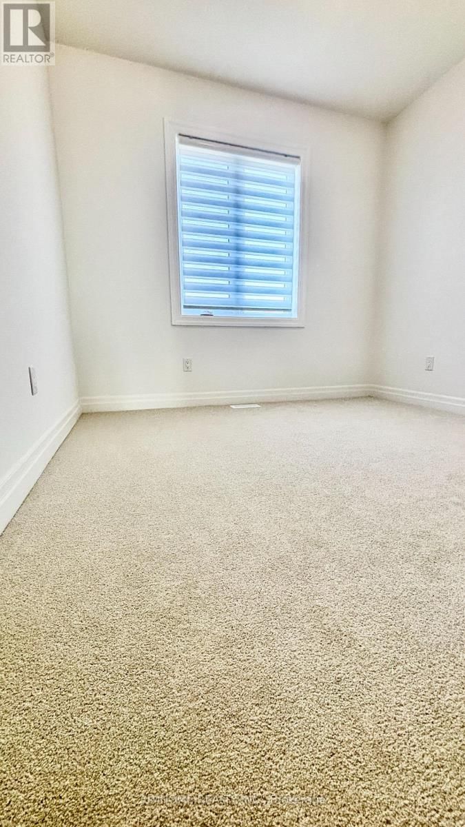 712 NEWLOVE STREET Image 21
