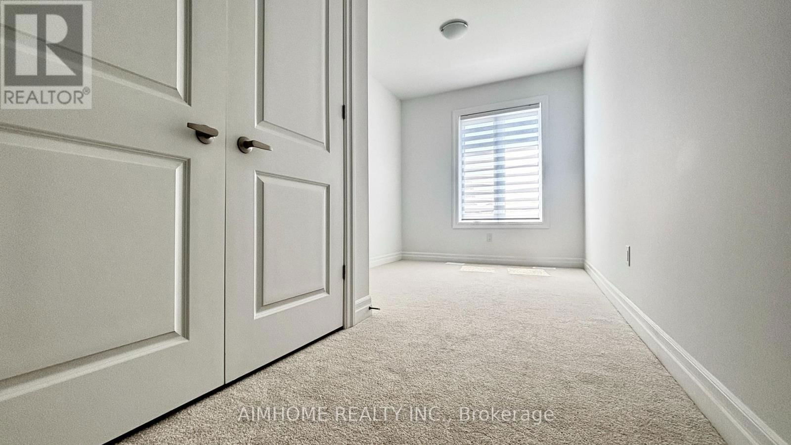 712 NEWLOVE STREET Image 22