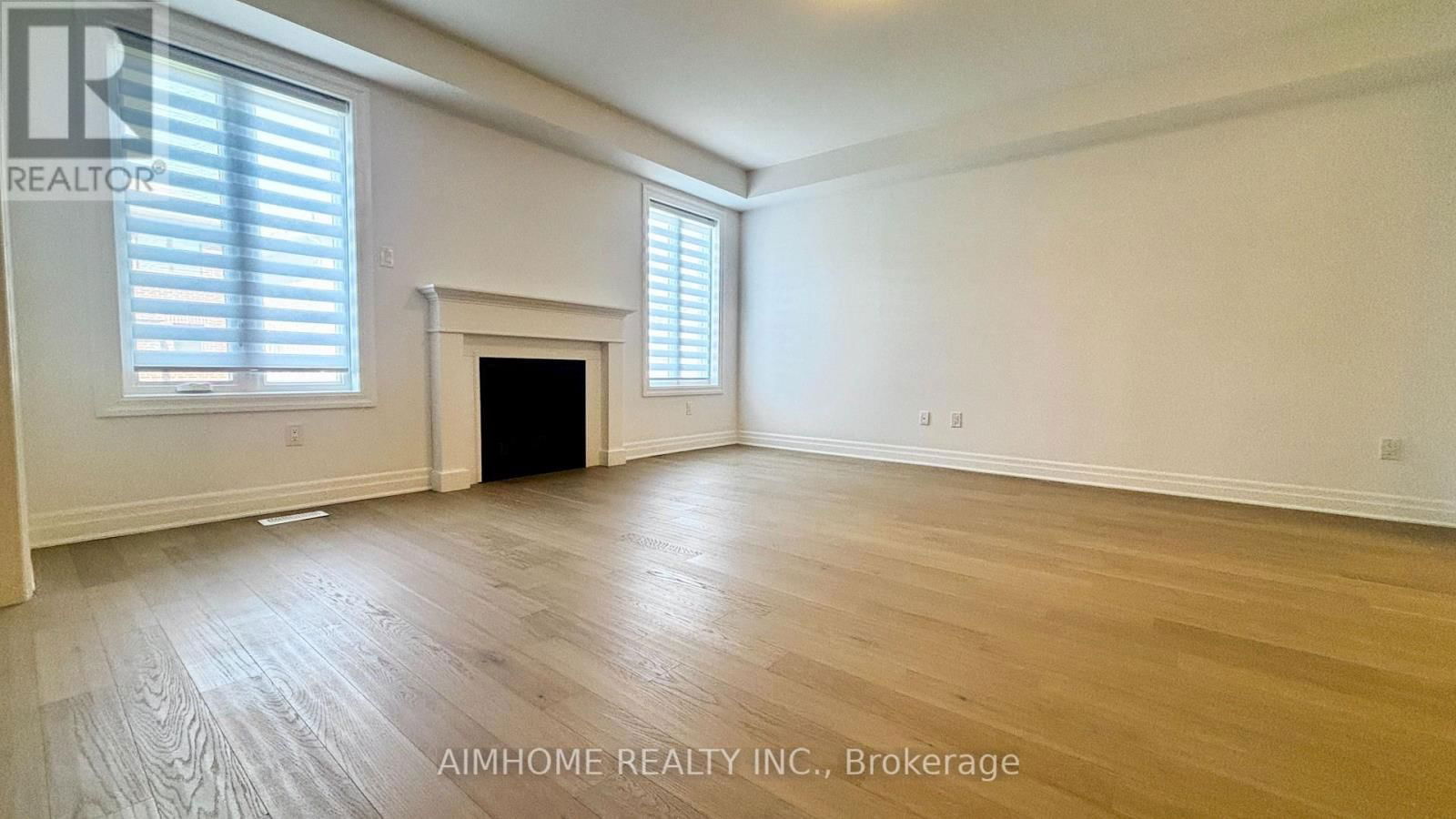 712 NEWLOVE STREET Image 7