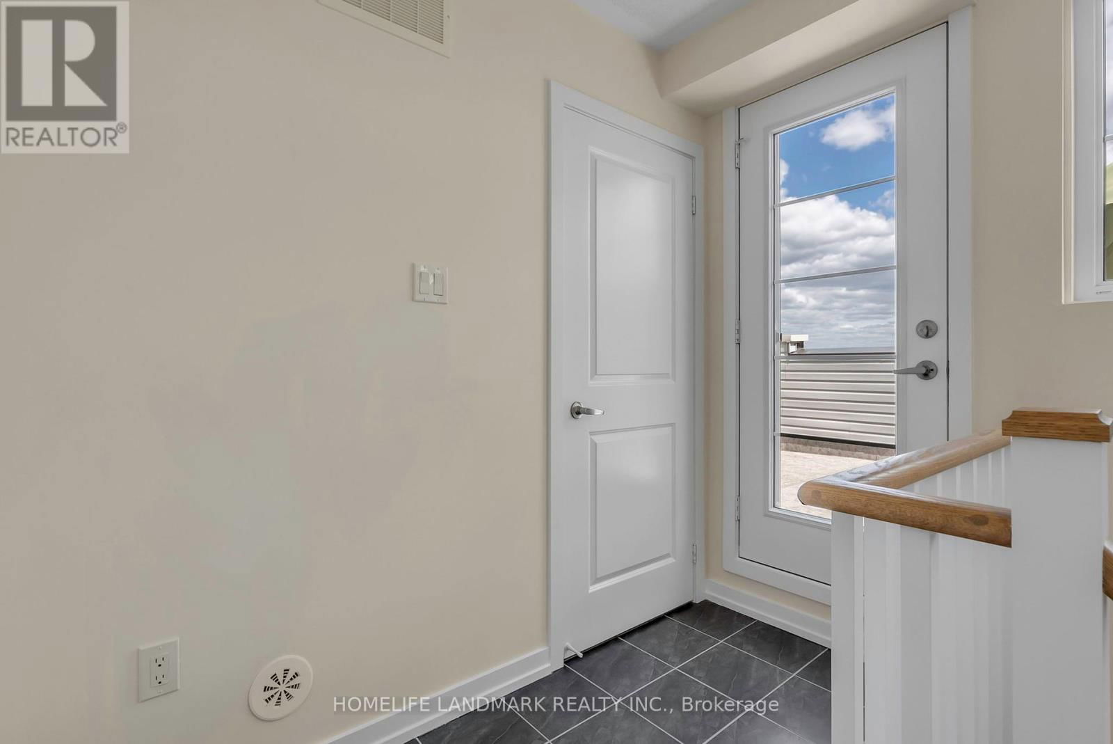 417 - 1 WHITAKER WAY Image 32