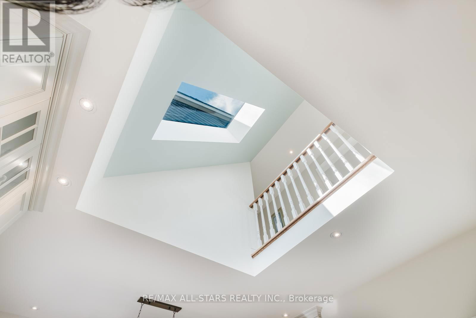 12 OAKVIEW PLACE Image 13