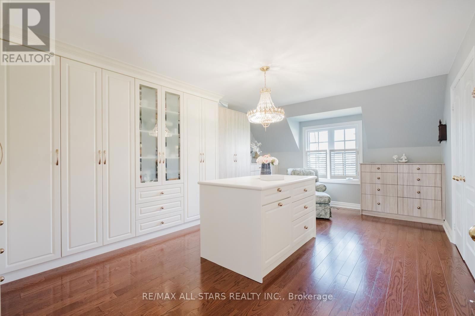 12 OAKVIEW PLACE Image 25
