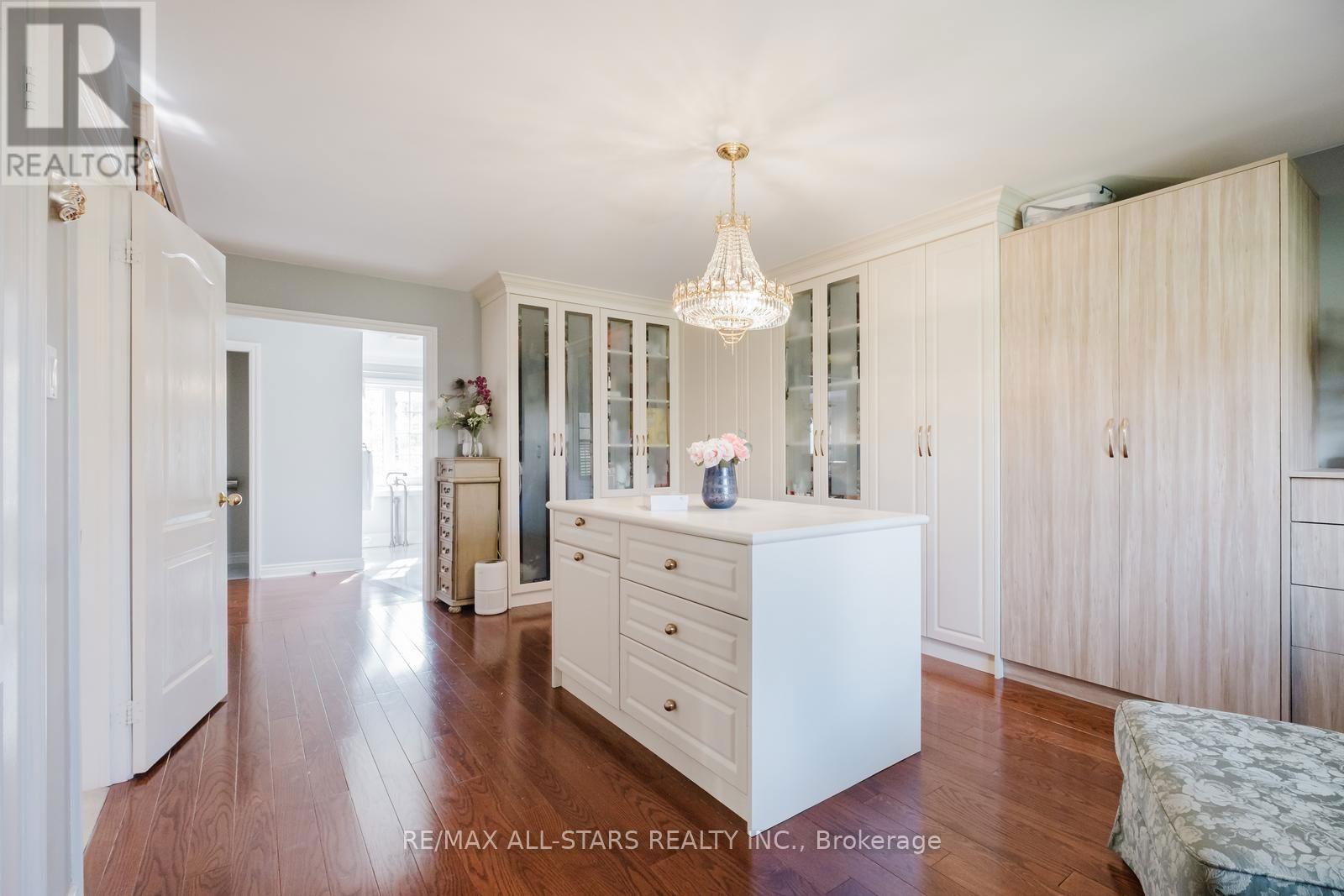 12 OAKVIEW PLACE Image 26