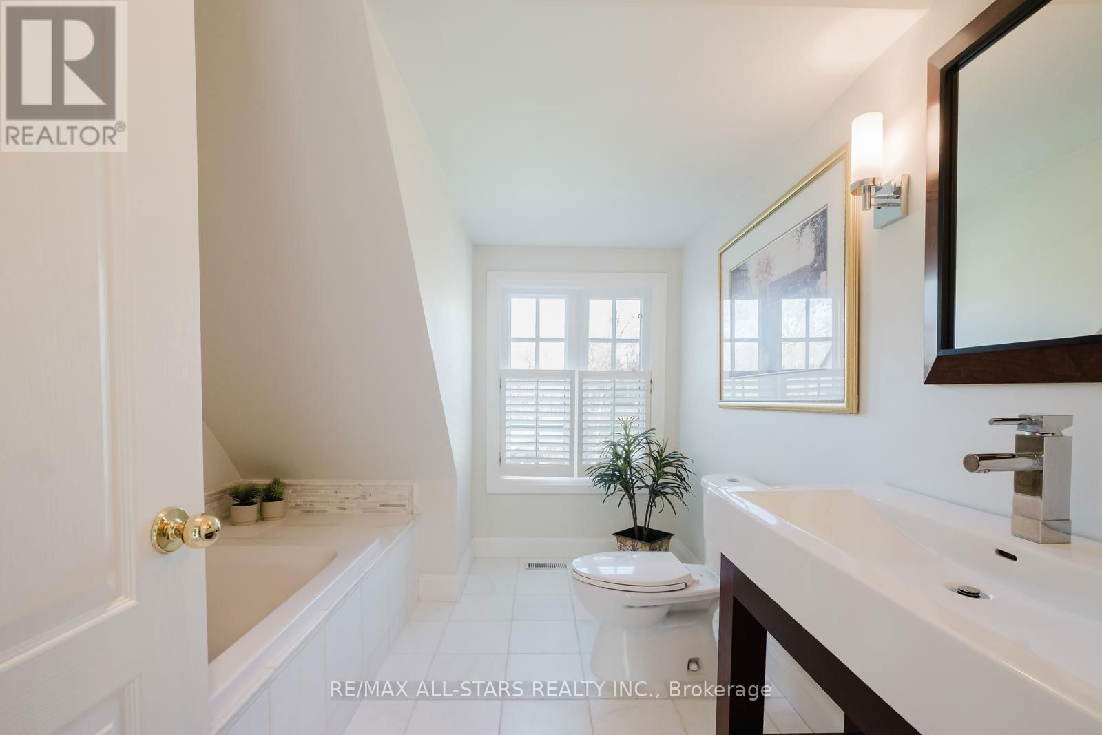 12 OAKVIEW PLACE Image 34