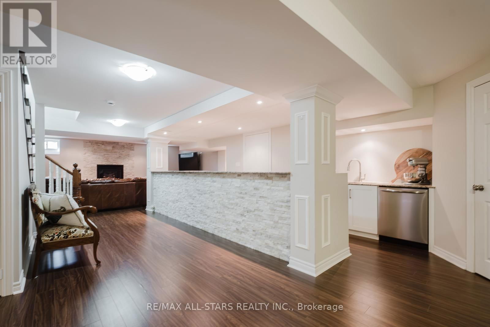 12 OAKVIEW PLACE Image 36