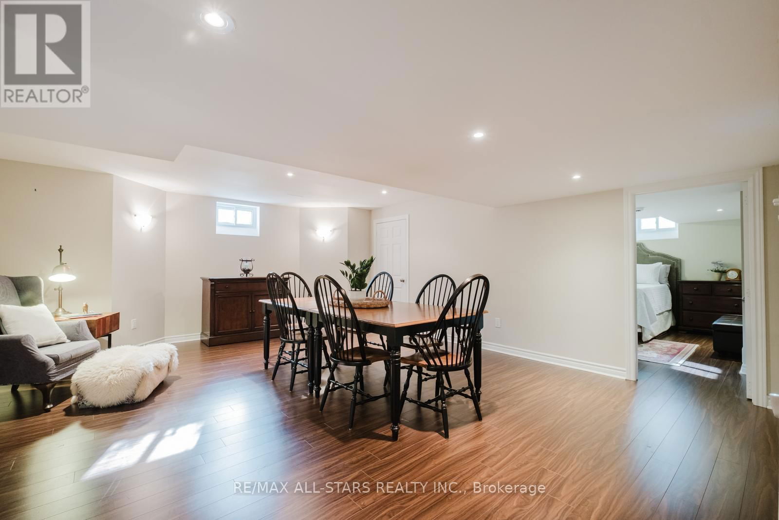 12 OAKVIEW PLACE Image 37
