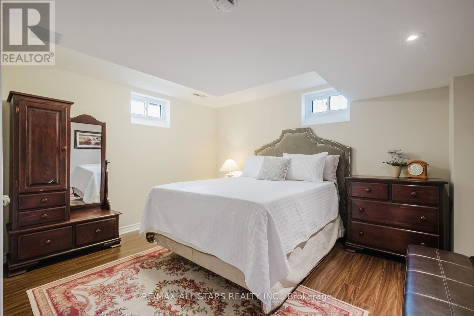 12 OAKVIEW PLACE Image 38