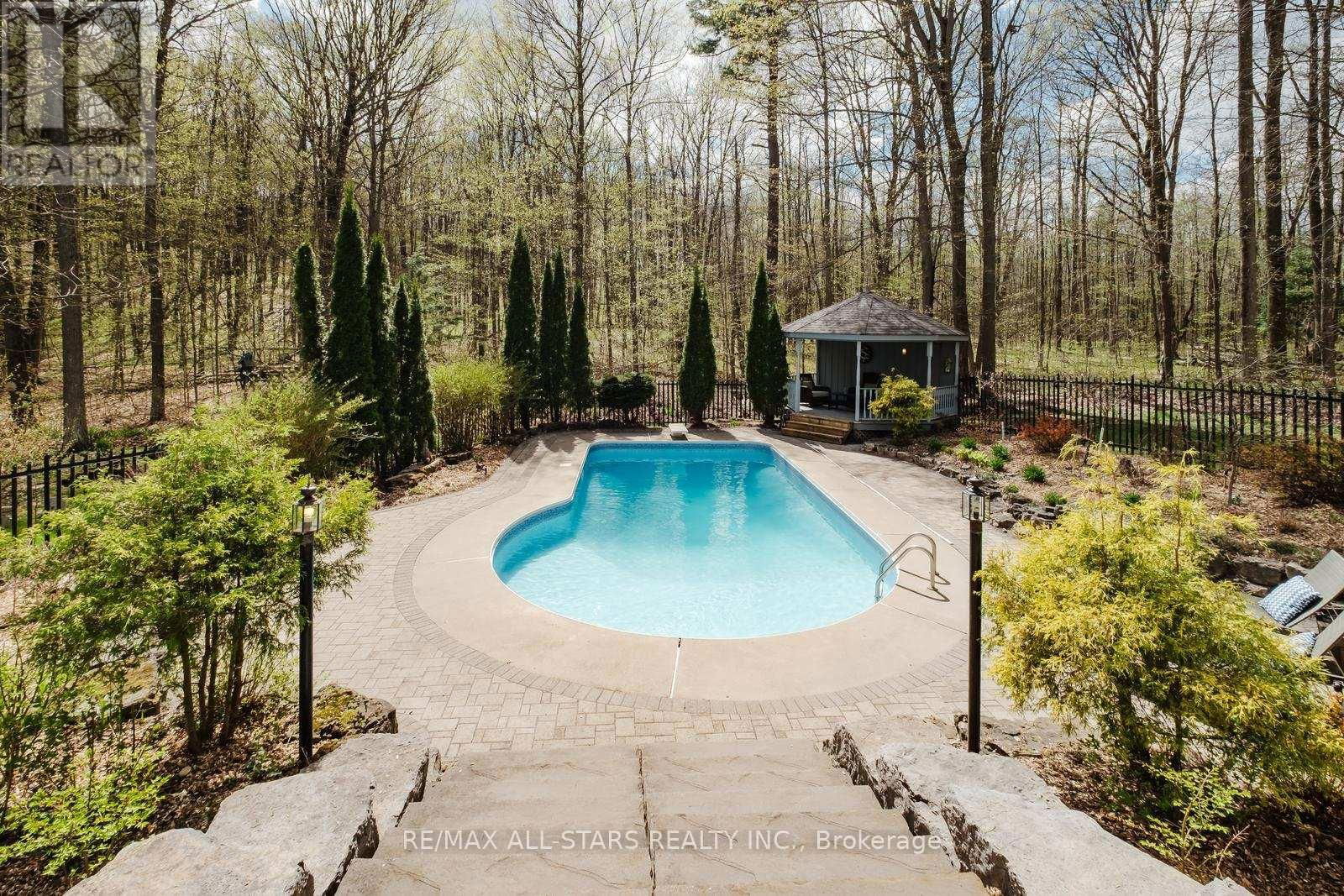 12 OAKVIEW PLACE Image 40