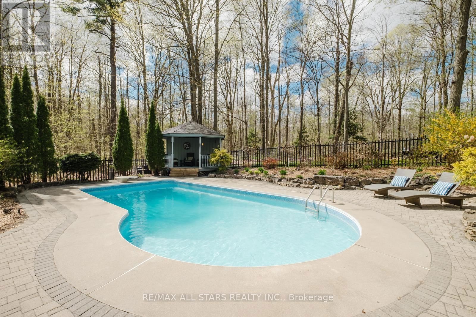 12 OAKVIEW PLACE Image 41