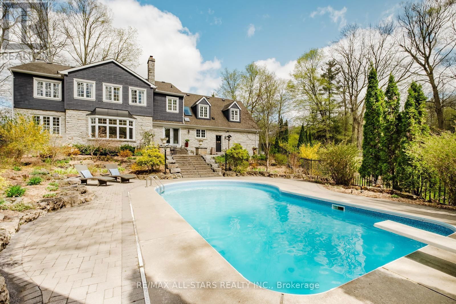 12 OAKVIEW PLACE Image 44