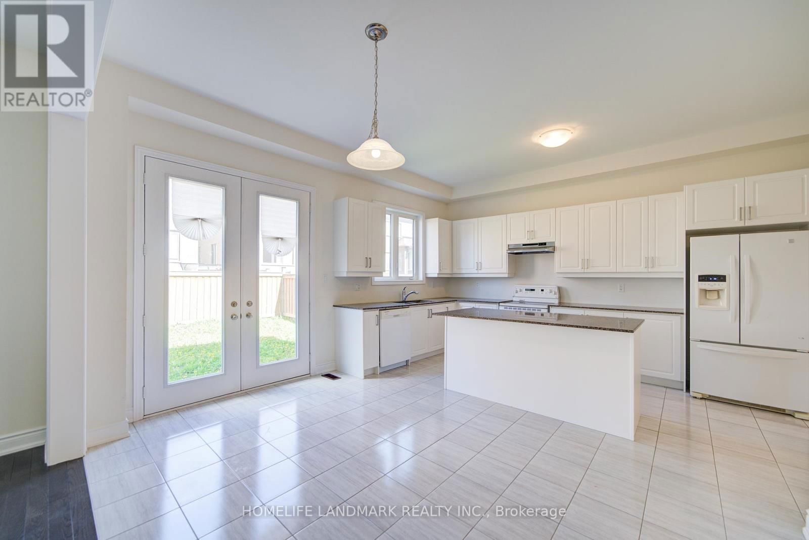 33 CANNES AVENUE Image 14