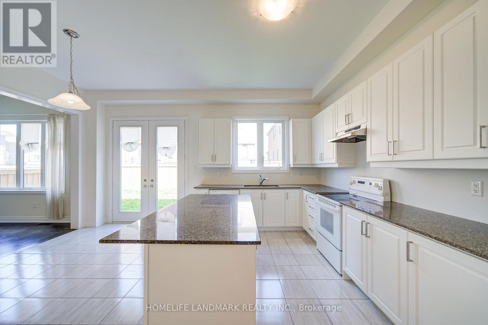 33 CANNES AVENUE Image 17