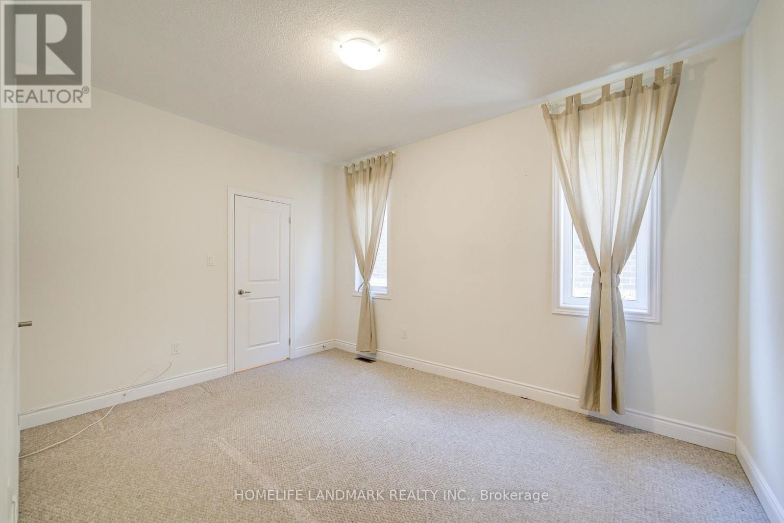 33 CANNES AVENUE Image 31