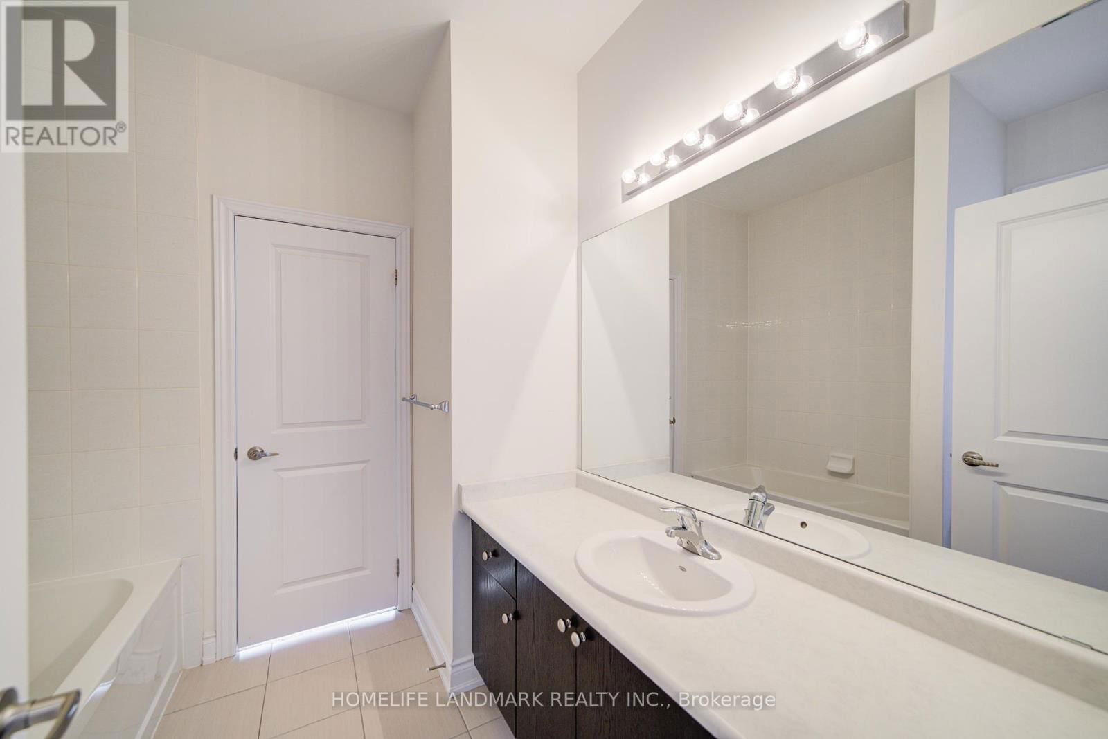 33 CANNES AVENUE Image 34