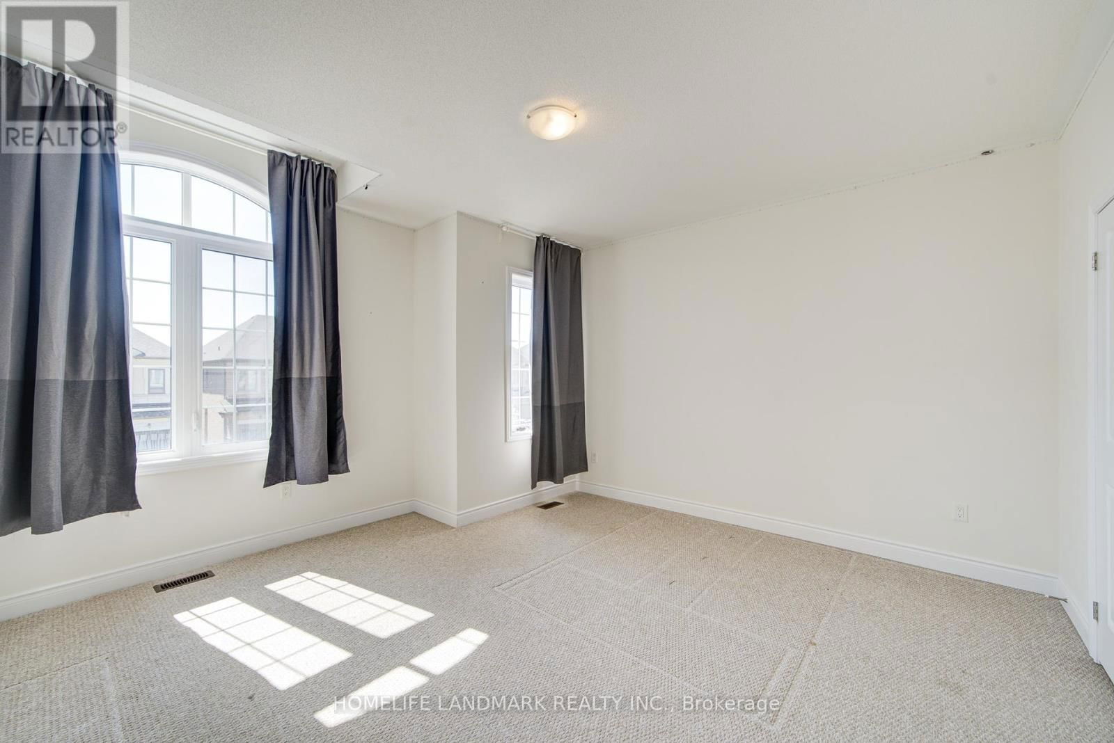 33 CANNES AVENUE Image 39