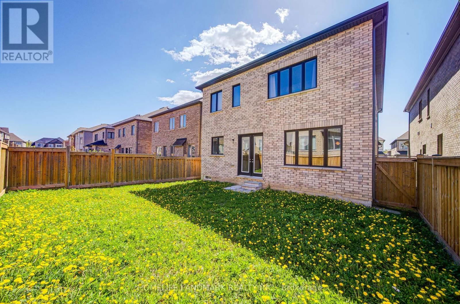 33 CANNES AVENUE Image 43