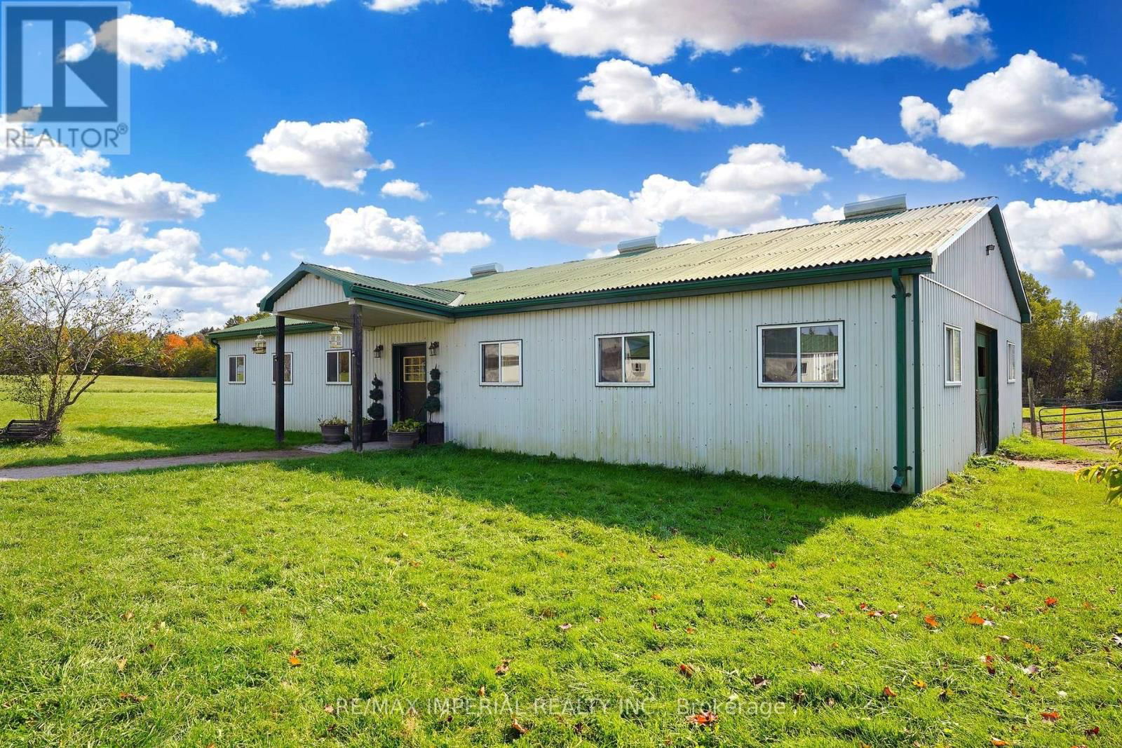 18054 WARDEN AVENUE Image 11