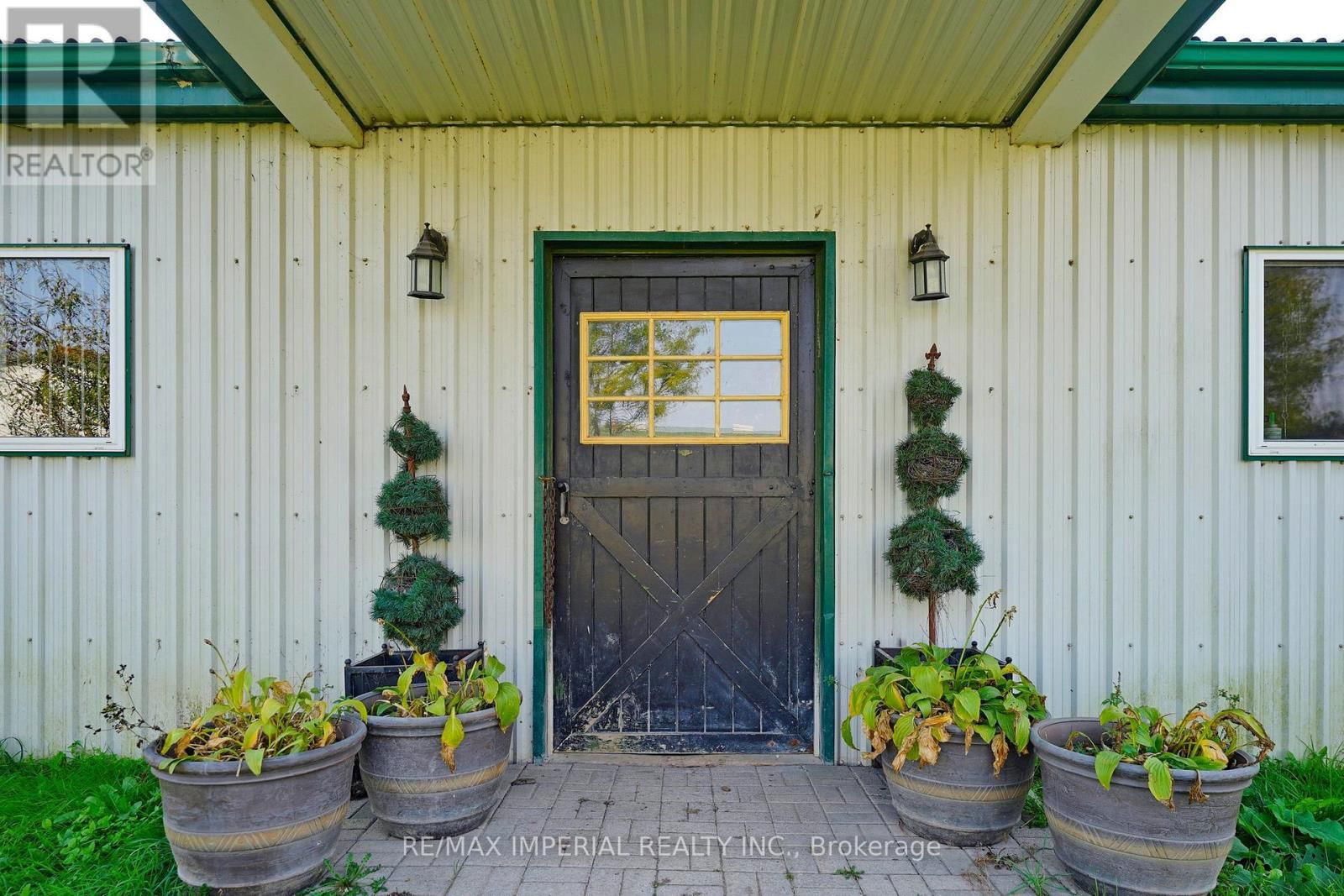 18054 WARDEN AVENUE Image 16