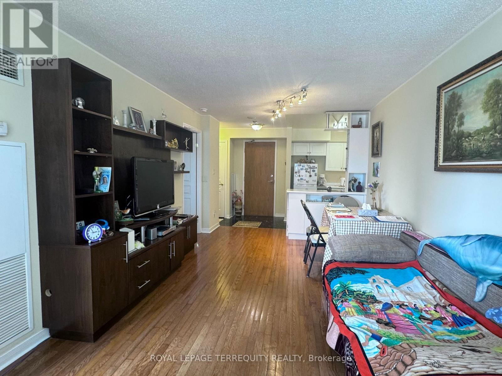 508 - 19 NORTHERN HEIGHTS DRIVE Image 3