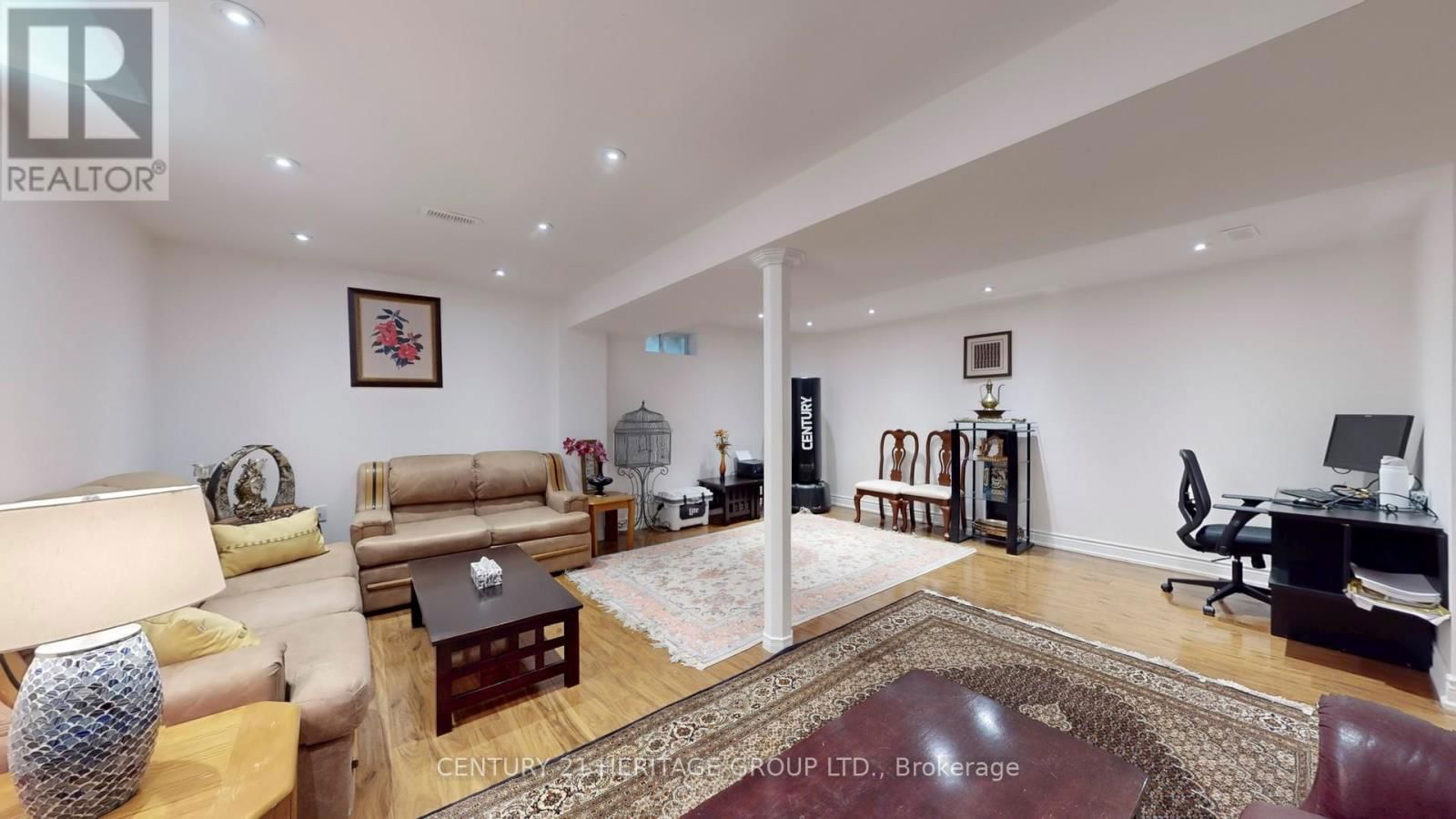8 PICNIC STREET Image 39
