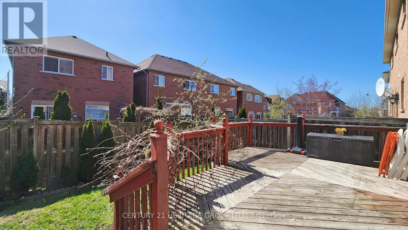 8 PICNIC STREET Image 45