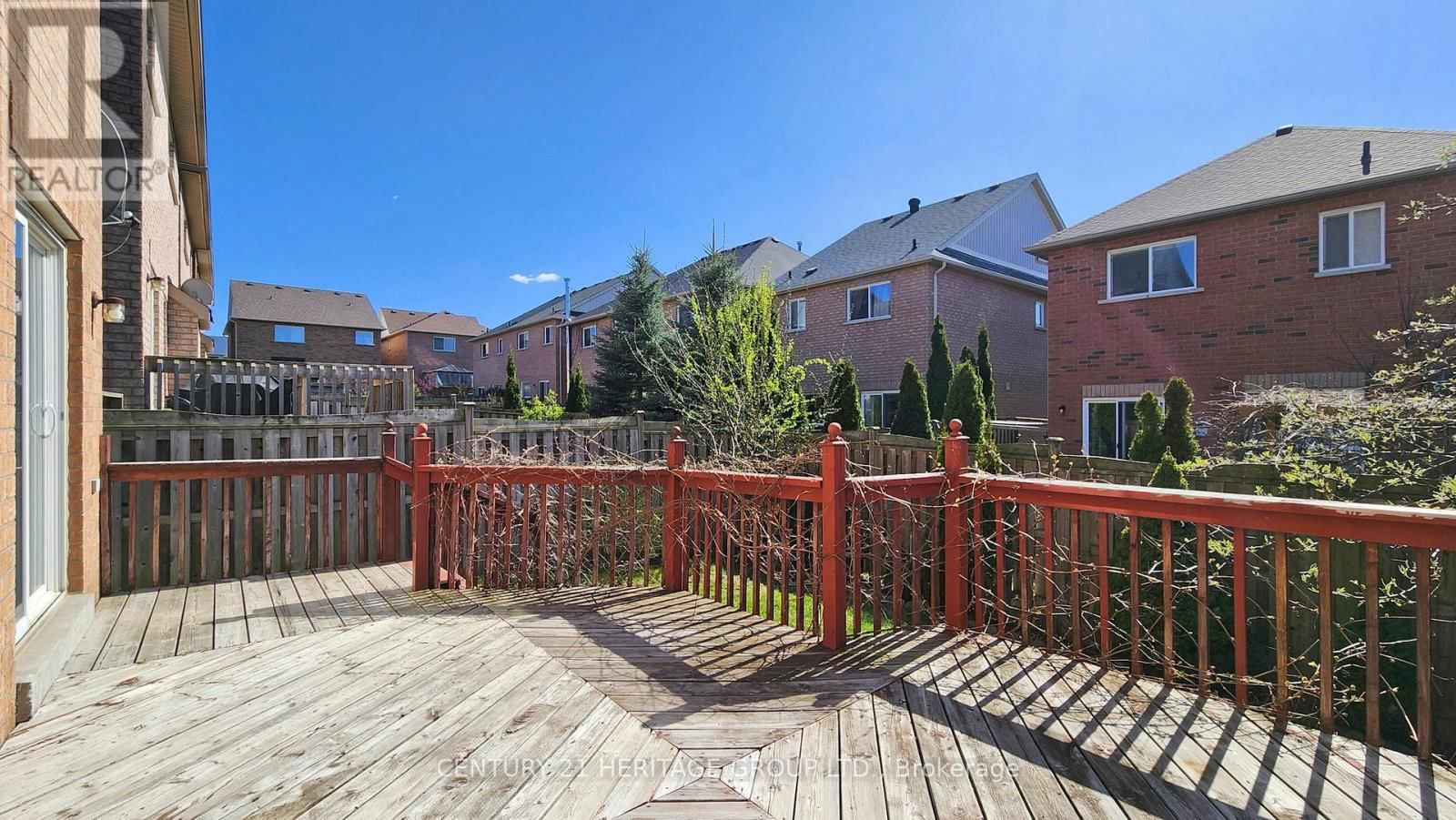 8 PICNIC STREET Image 46