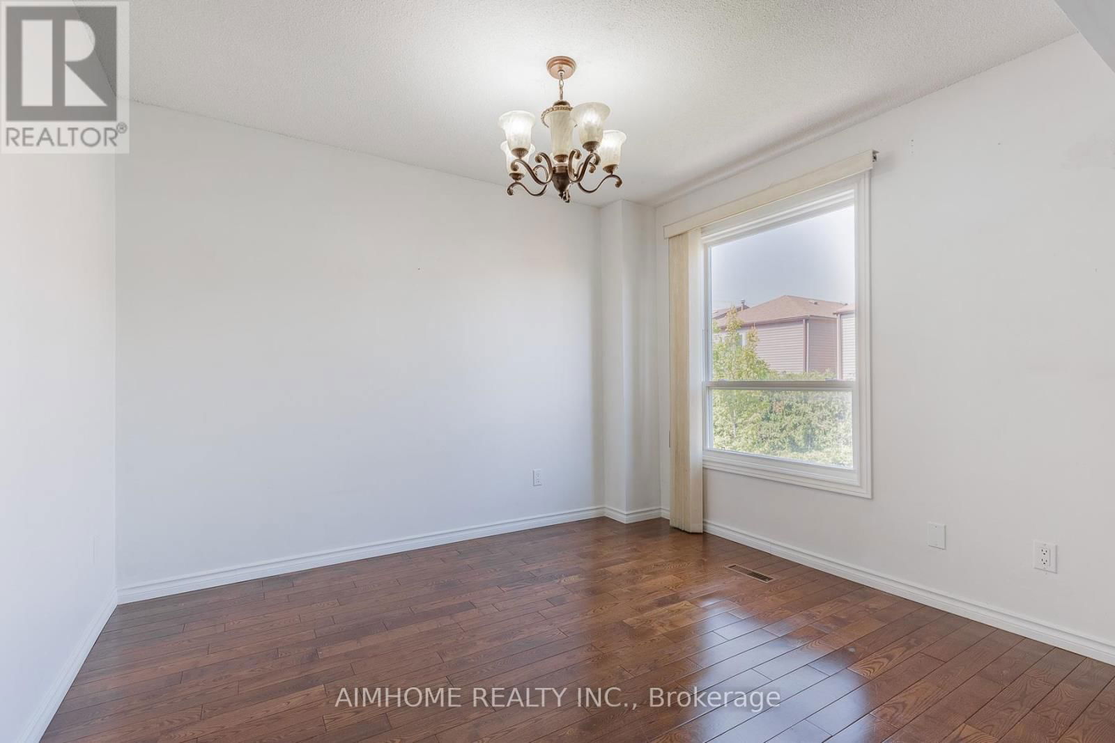 92 BAY HILL DRIVE Image 12