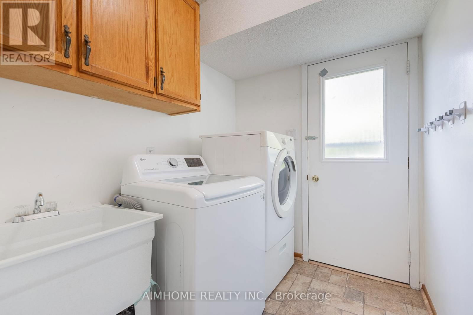 92 BAY HILL DRIVE Image 20