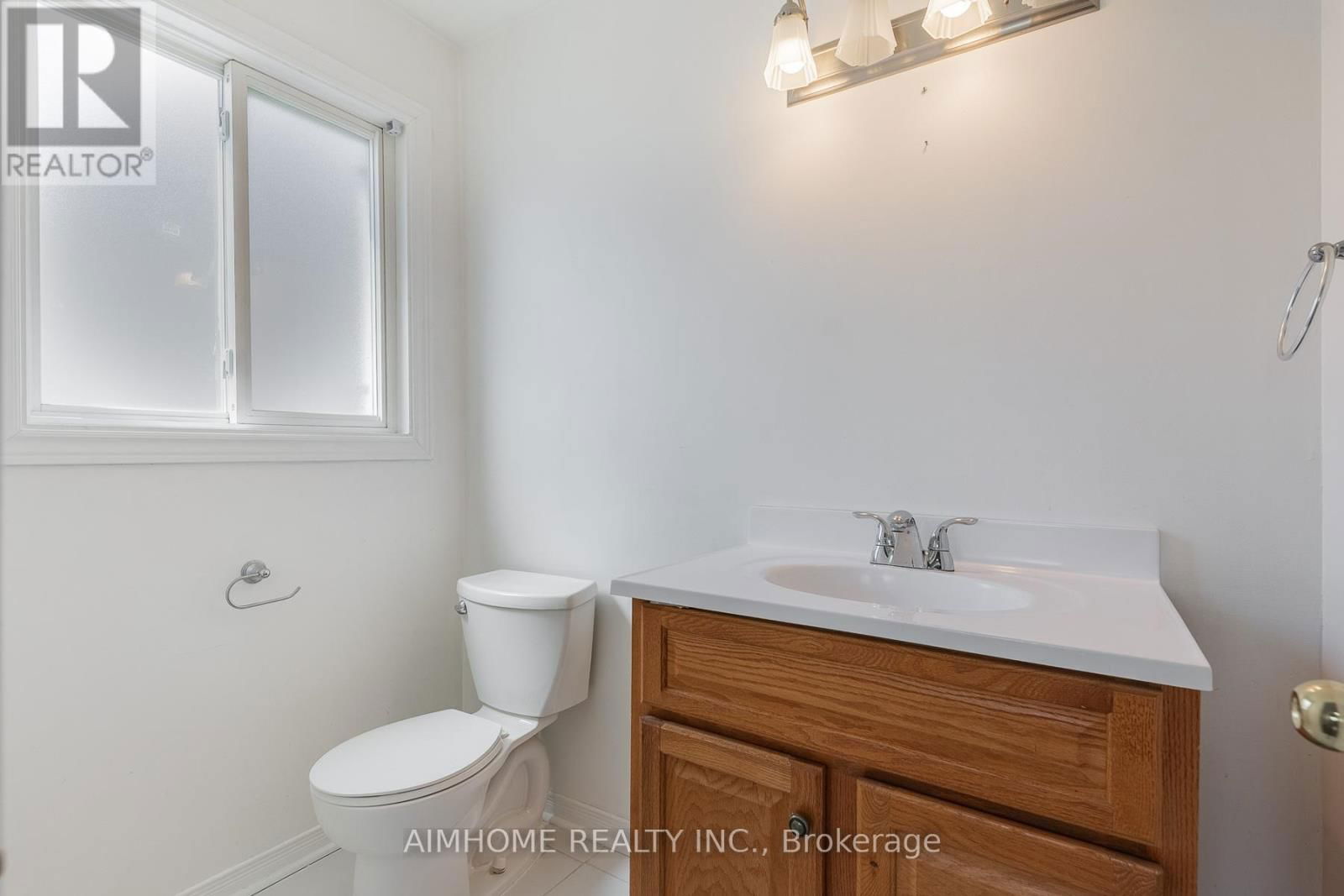 92 BAY HILL DRIVE Image 27