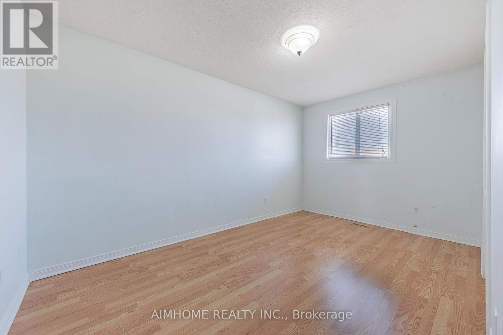 92 BAY HILL DRIVE Image 28