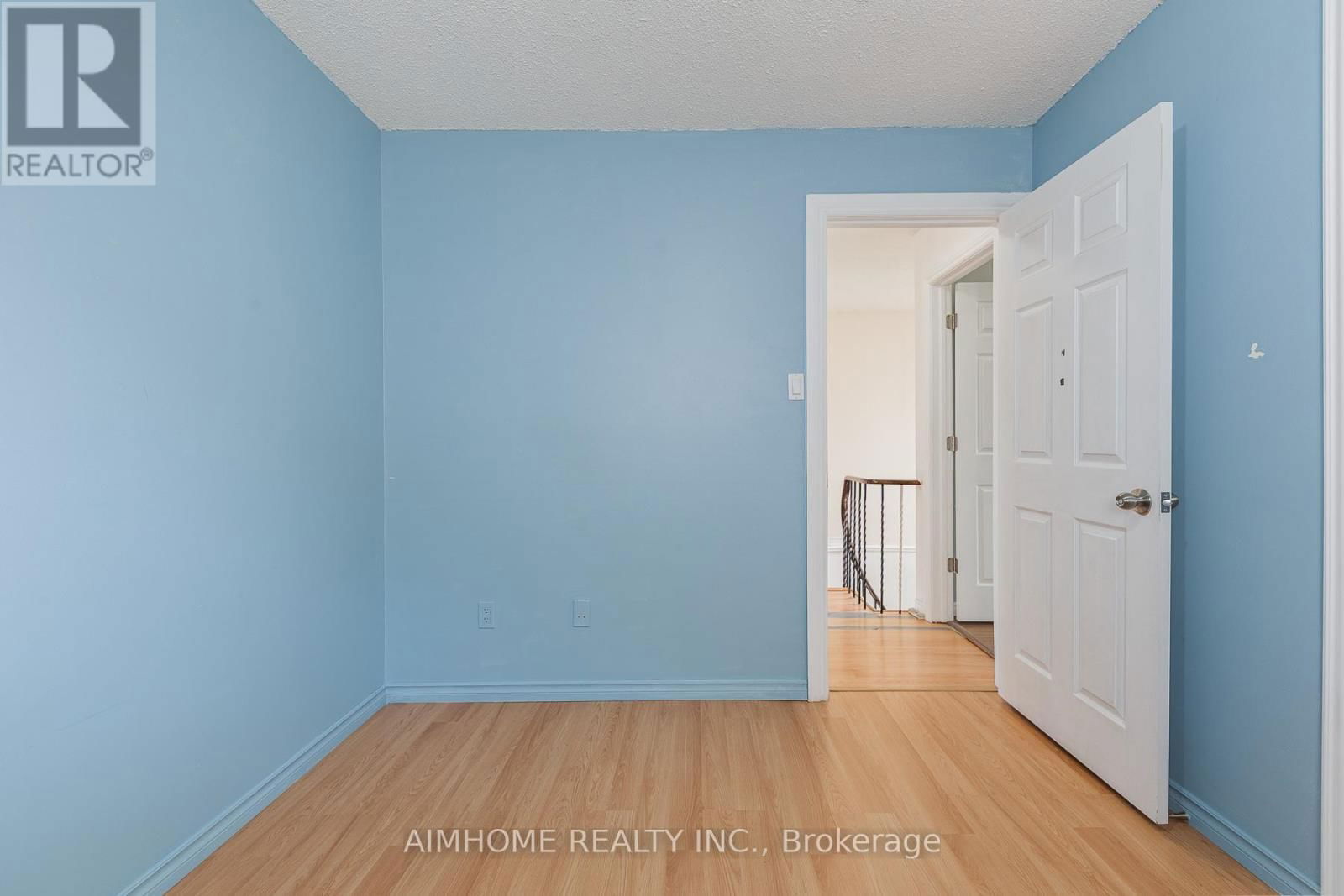 92 BAY HILL DRIVE Image 33