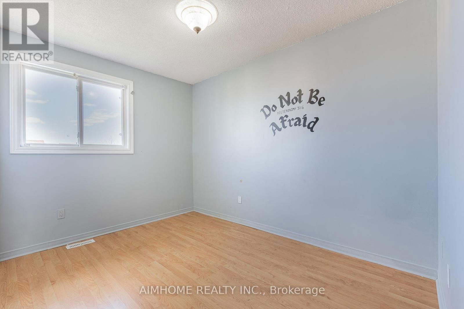 92 BAY HILL DRIVE Image 34