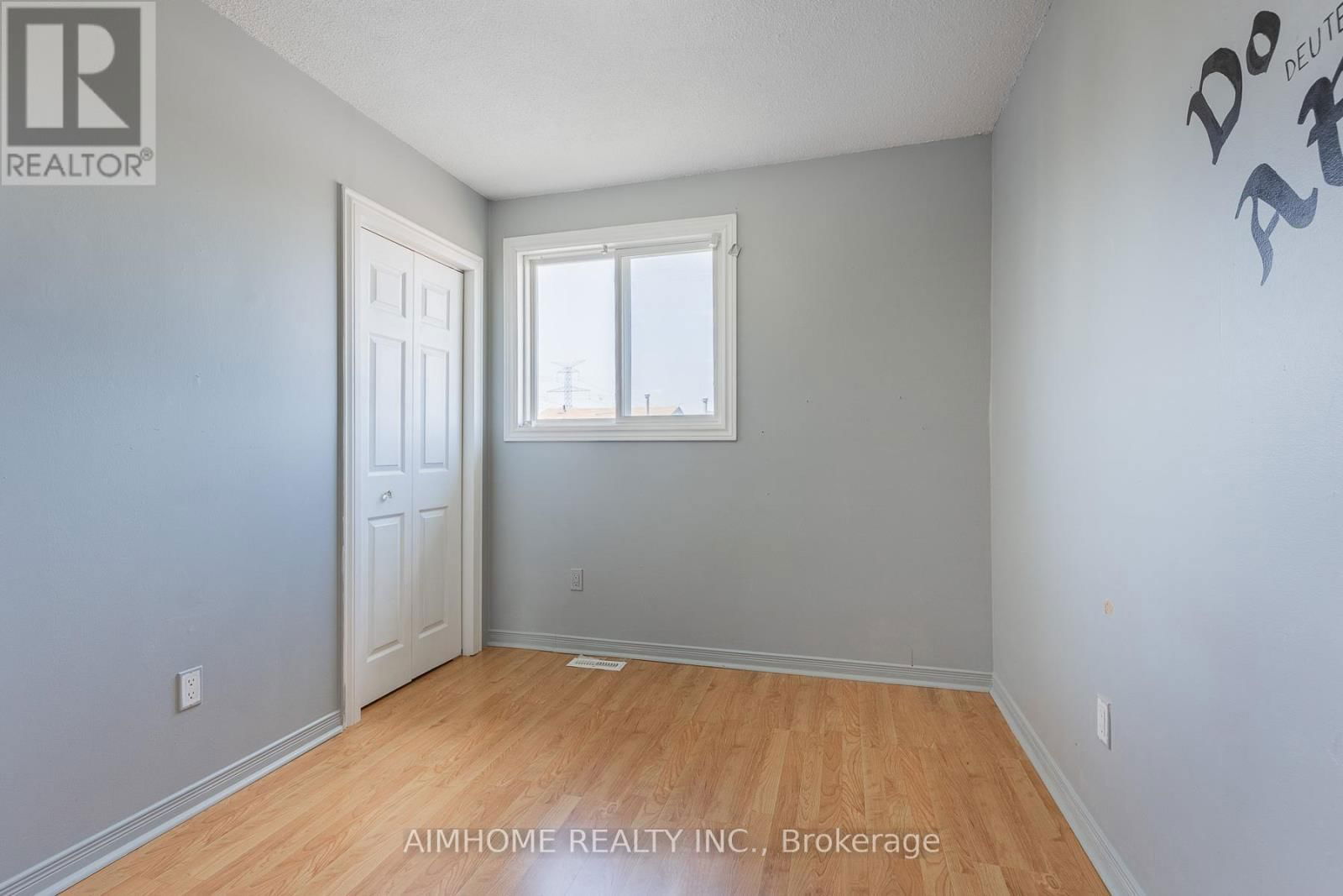 92 BAY HILL DRIVE Image 35