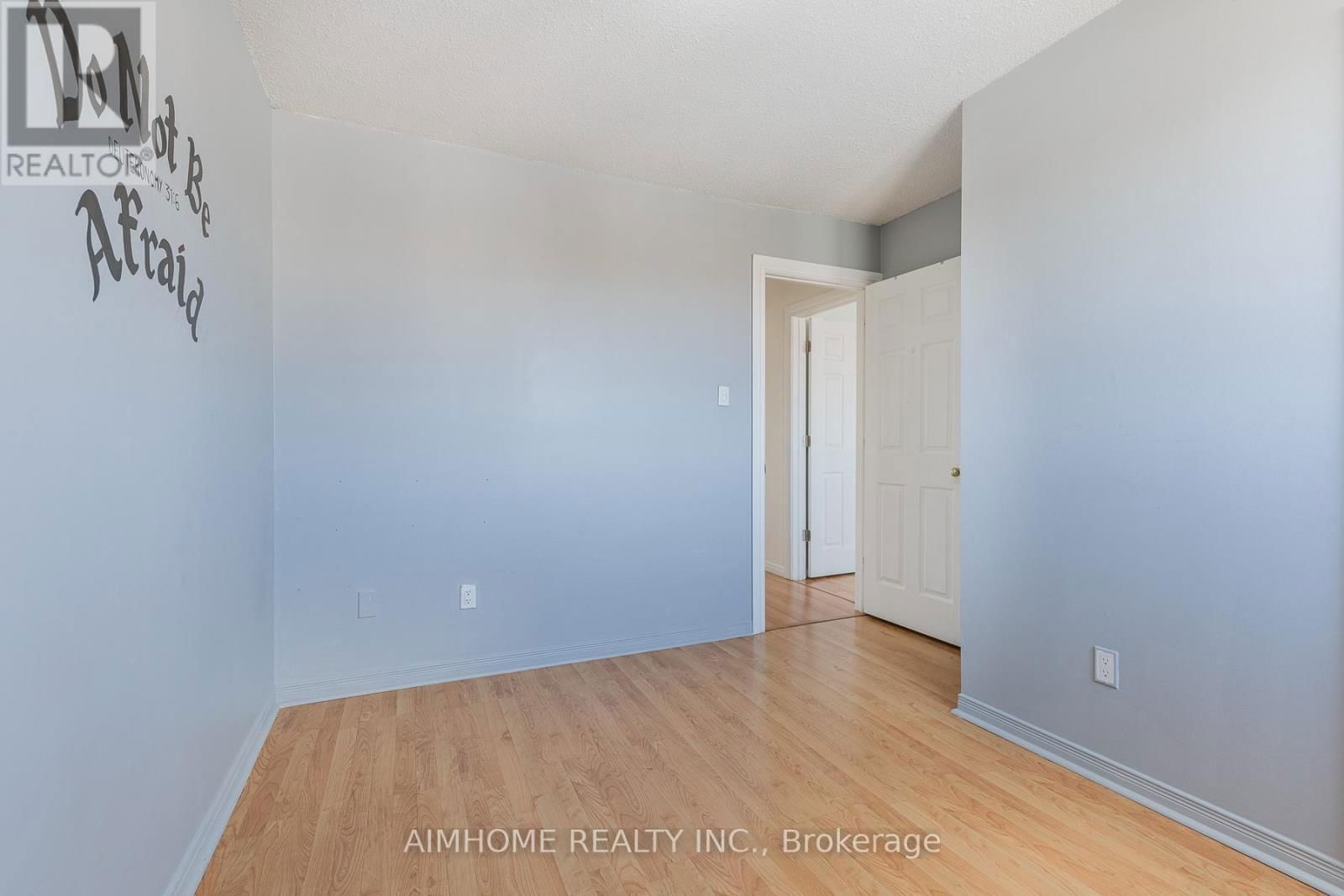 92 BAY HILL DRIVE Image 36