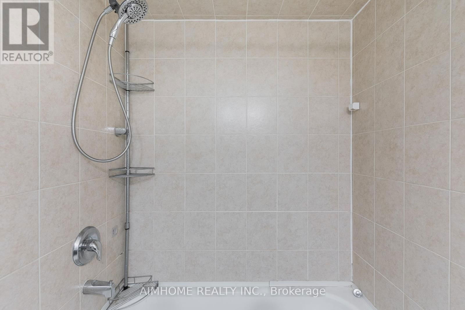 92 BAY HILL DRIVE Image 38