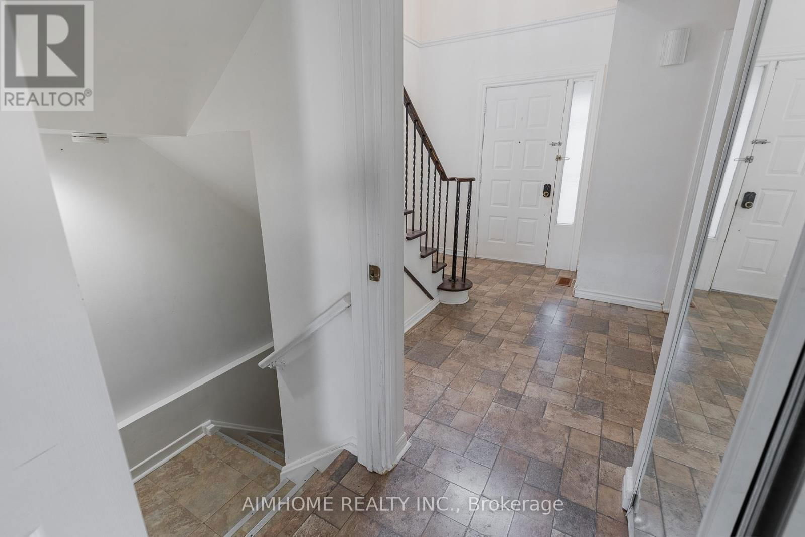 92 BAY HILL DRIVE Image 39