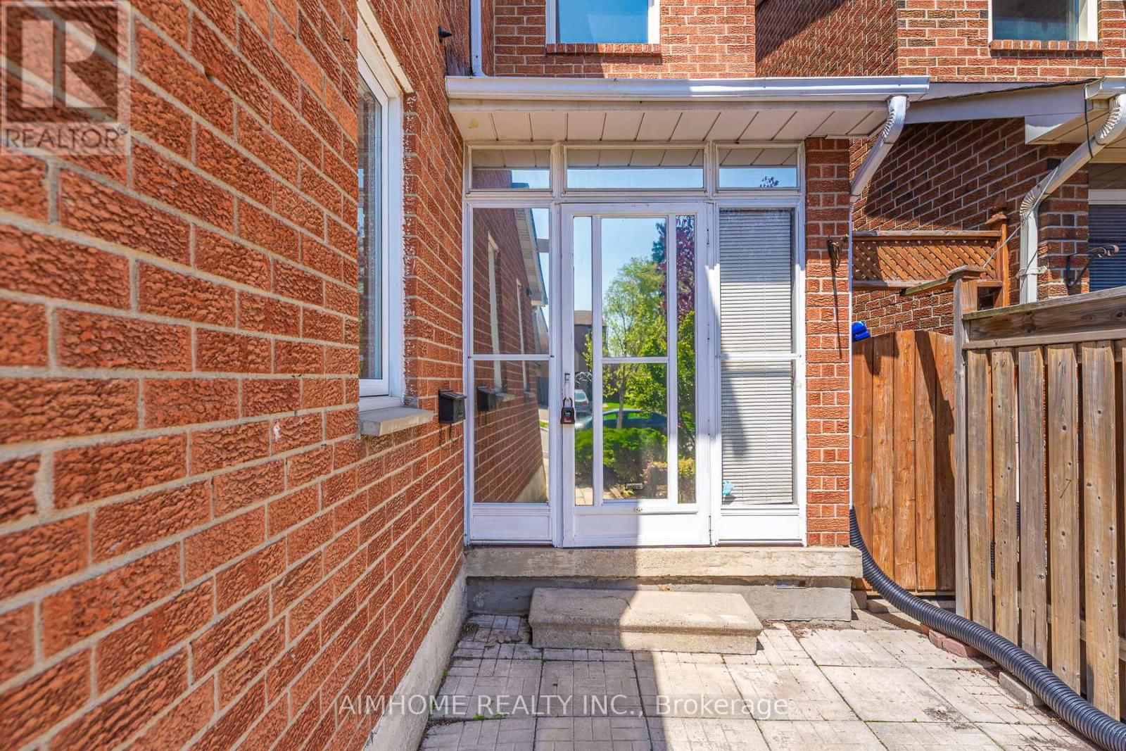92 BAY HILL DRIVE Image 4
