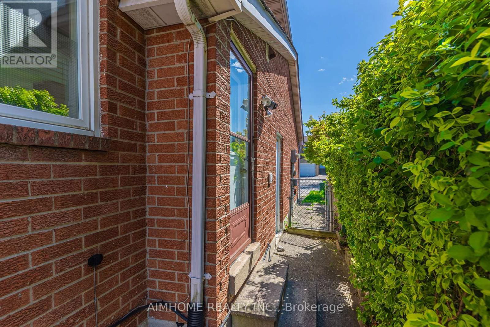 92 BAY HILL DRIVE Image 45