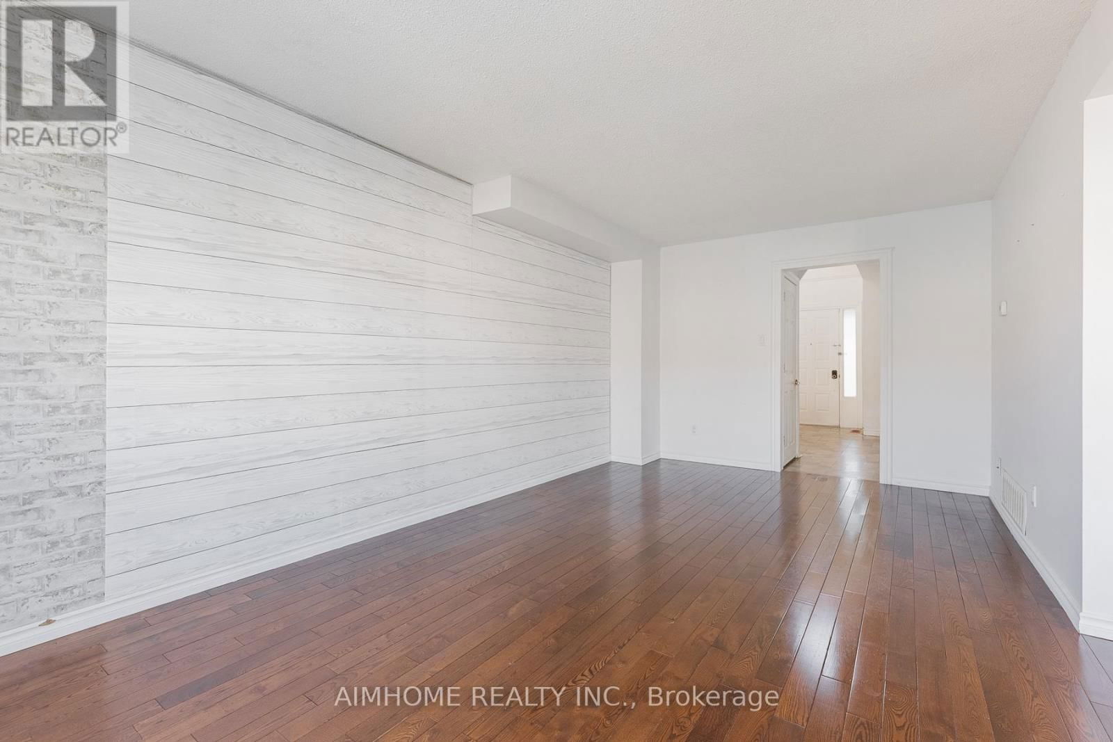 92 BAY HILL DRIVE Image 9