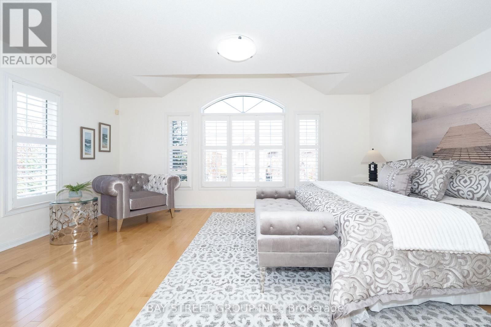 68 SAPPHIRE DRIVE Image 25