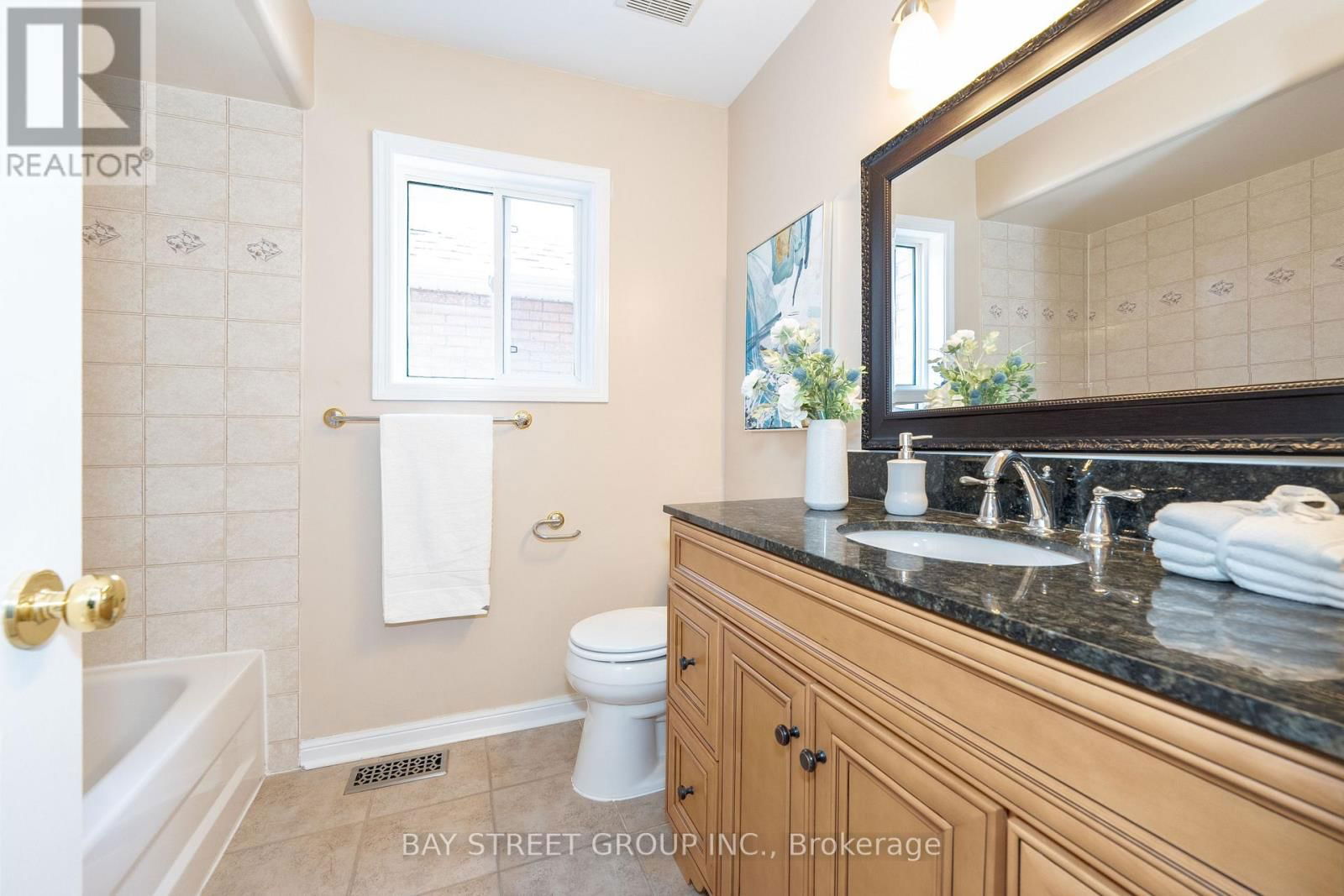 68 SAPPHIRE DRIVE Image 28