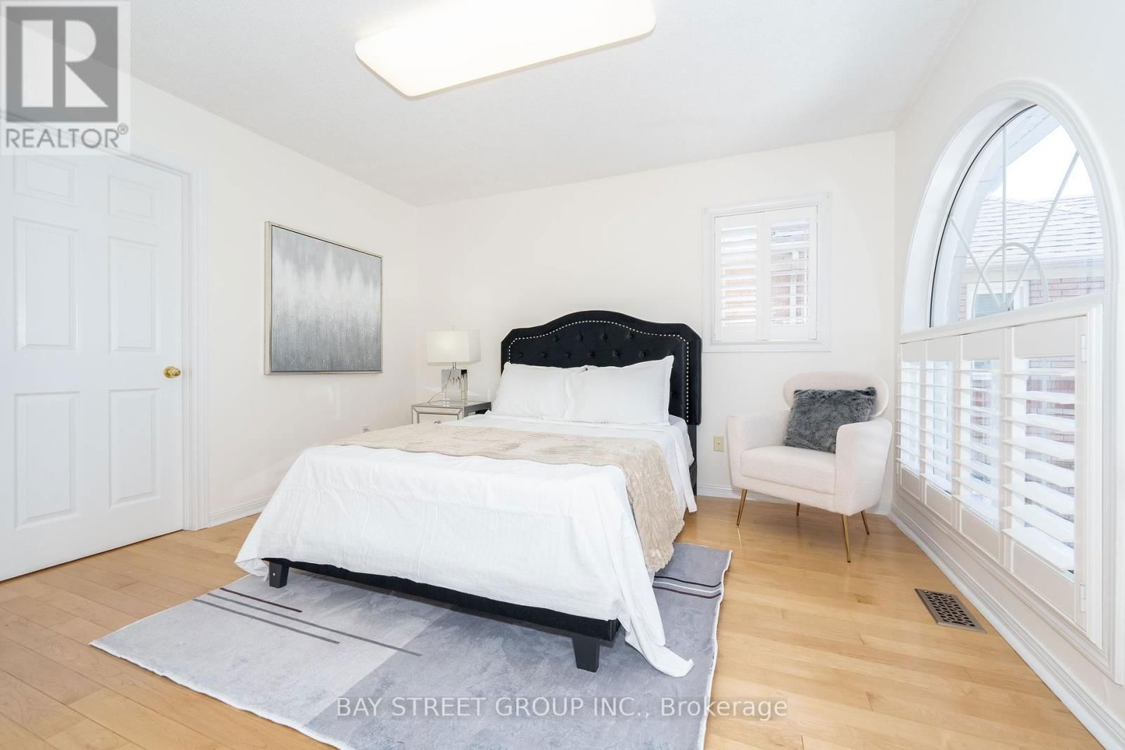 68 SAPPHIRE DRIVE Image 29
