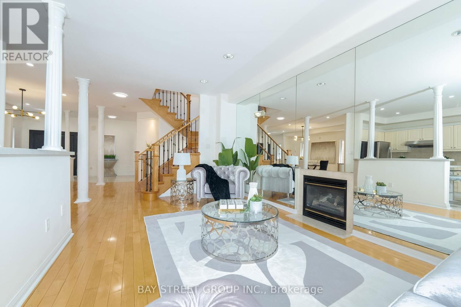 68 SAPPHIRE DRIVE Image 3