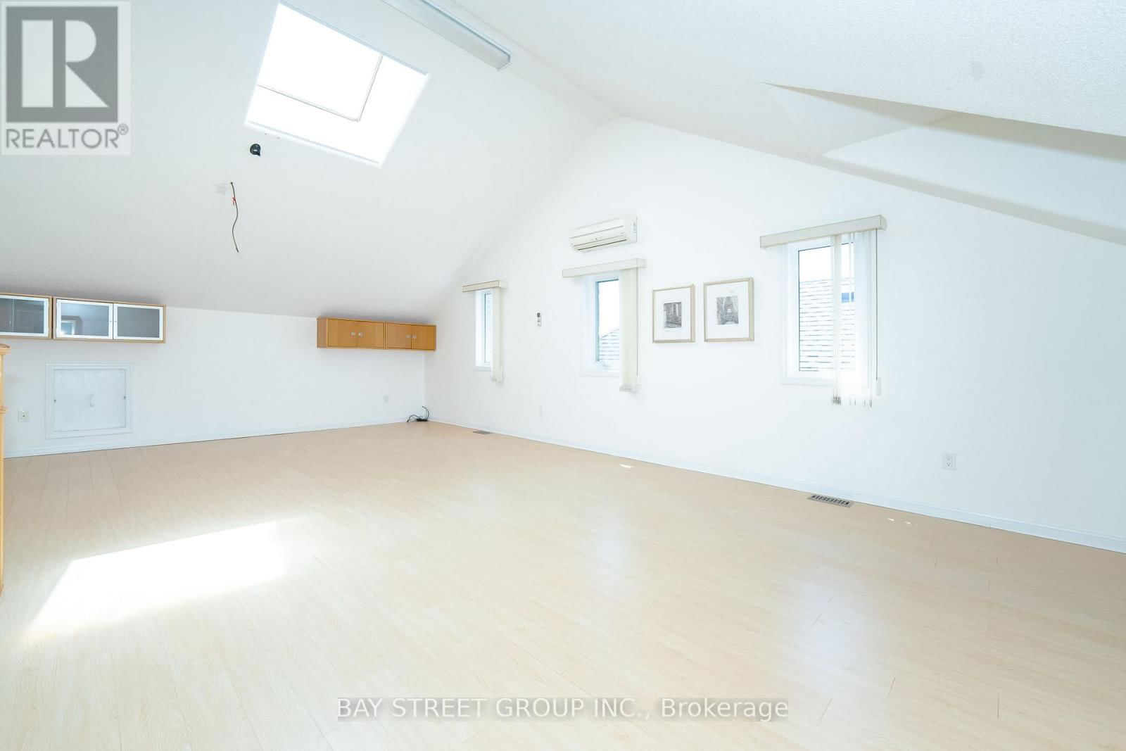 68 SAPPHIRE DRIVE Image 35