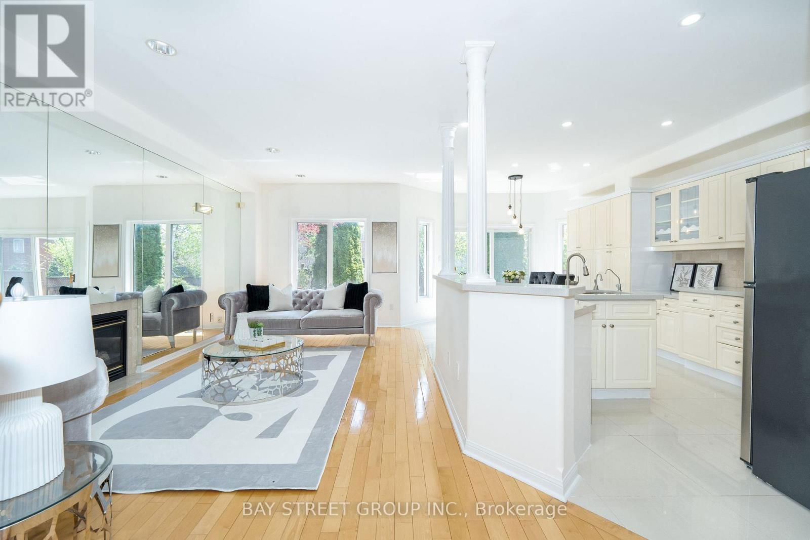 68 SAPPHIRE DRIVE Image 4